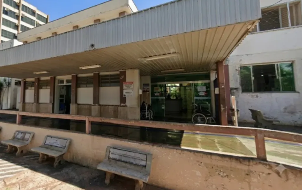 fachada de um hospital